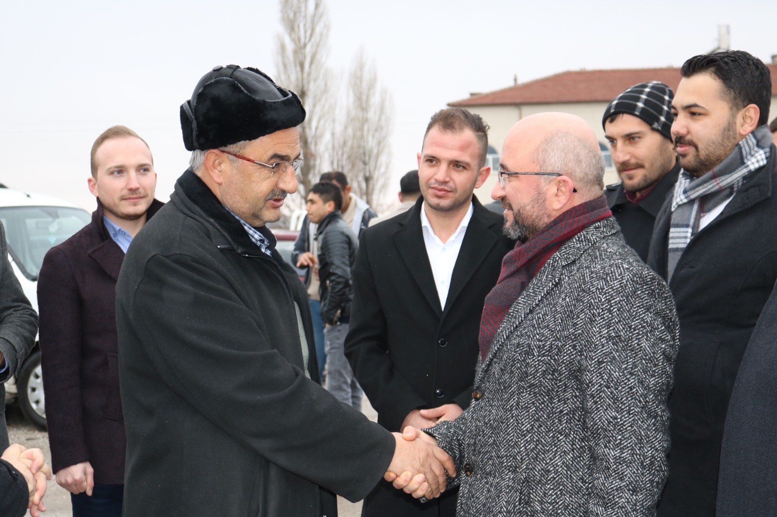 Mahmut Sami Şahin Vatandaşlarla bir araya gelmeye devam ediyor.