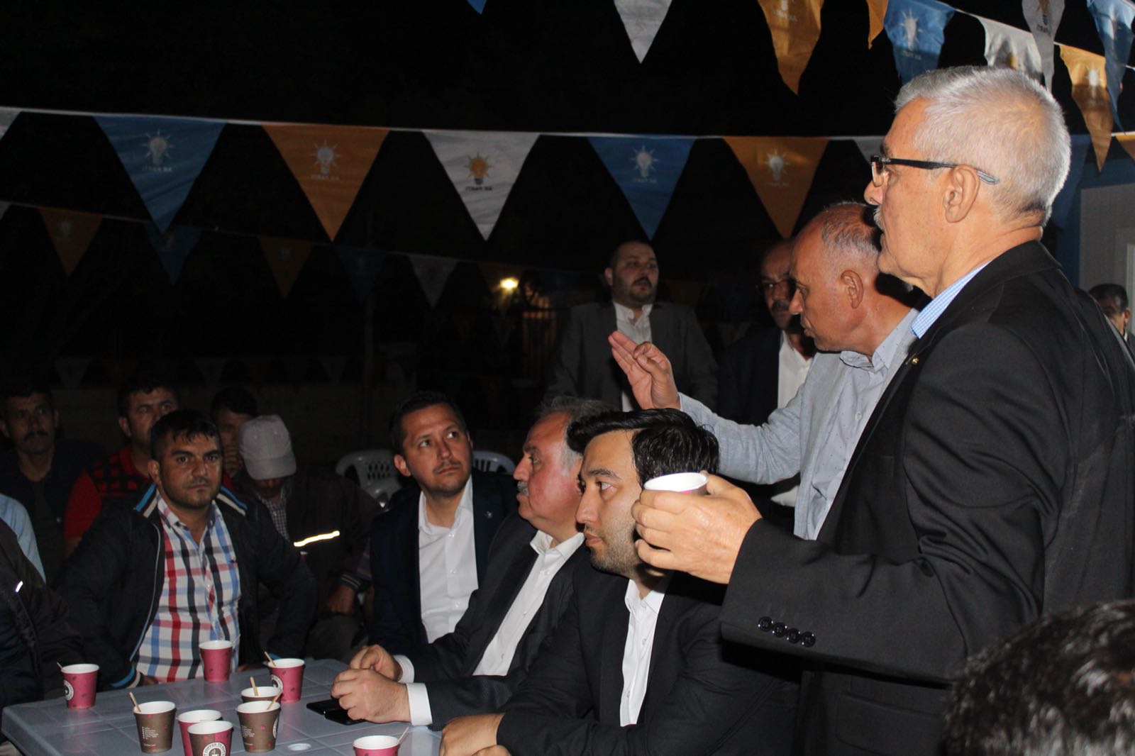 AK Parti Seçim Bürosunda Şehitler Anılacak