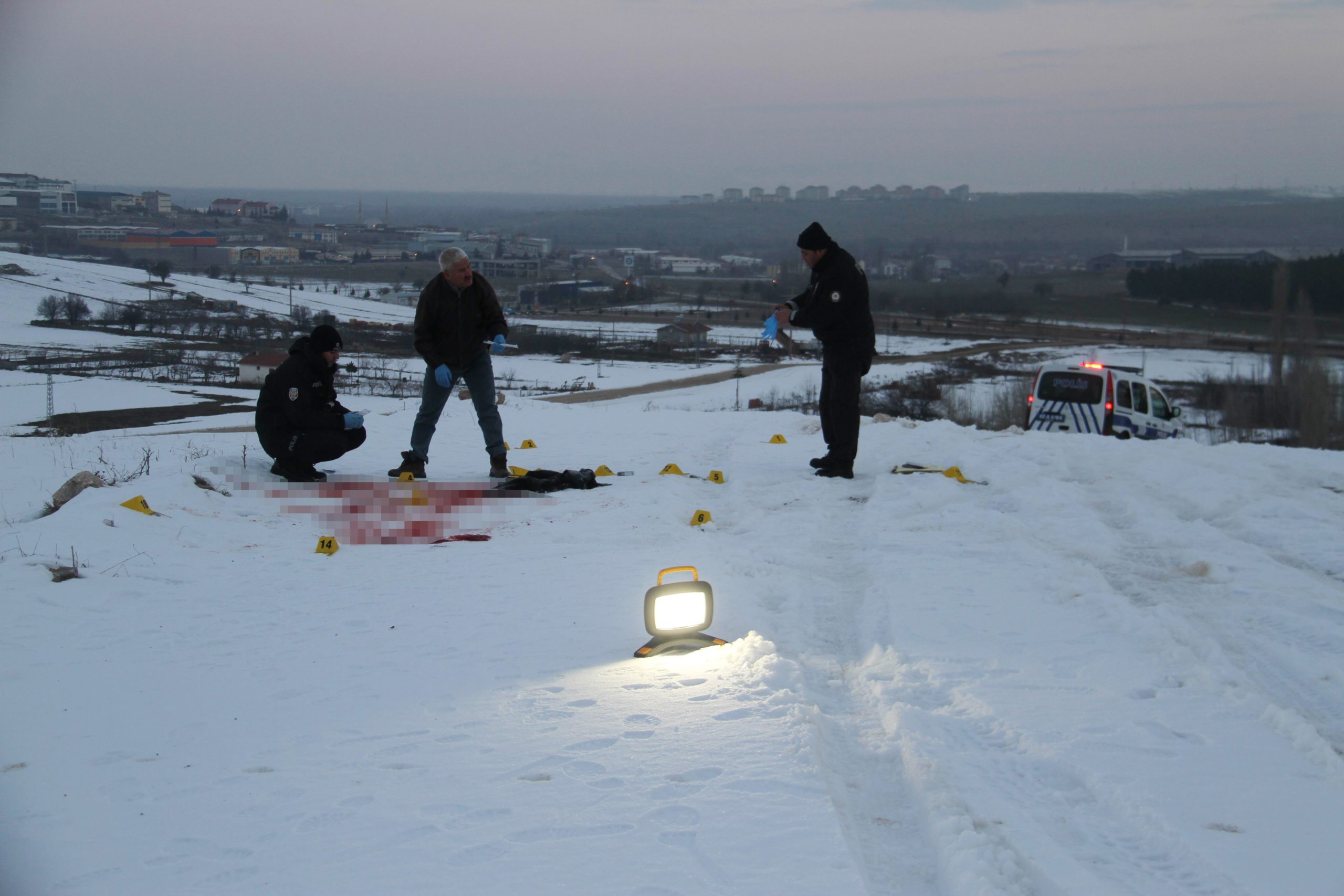 Konya'nın Beyşehir'de Bir şahıs tabancayla ayaklarından ve sırtından vurularak yaralandı.
