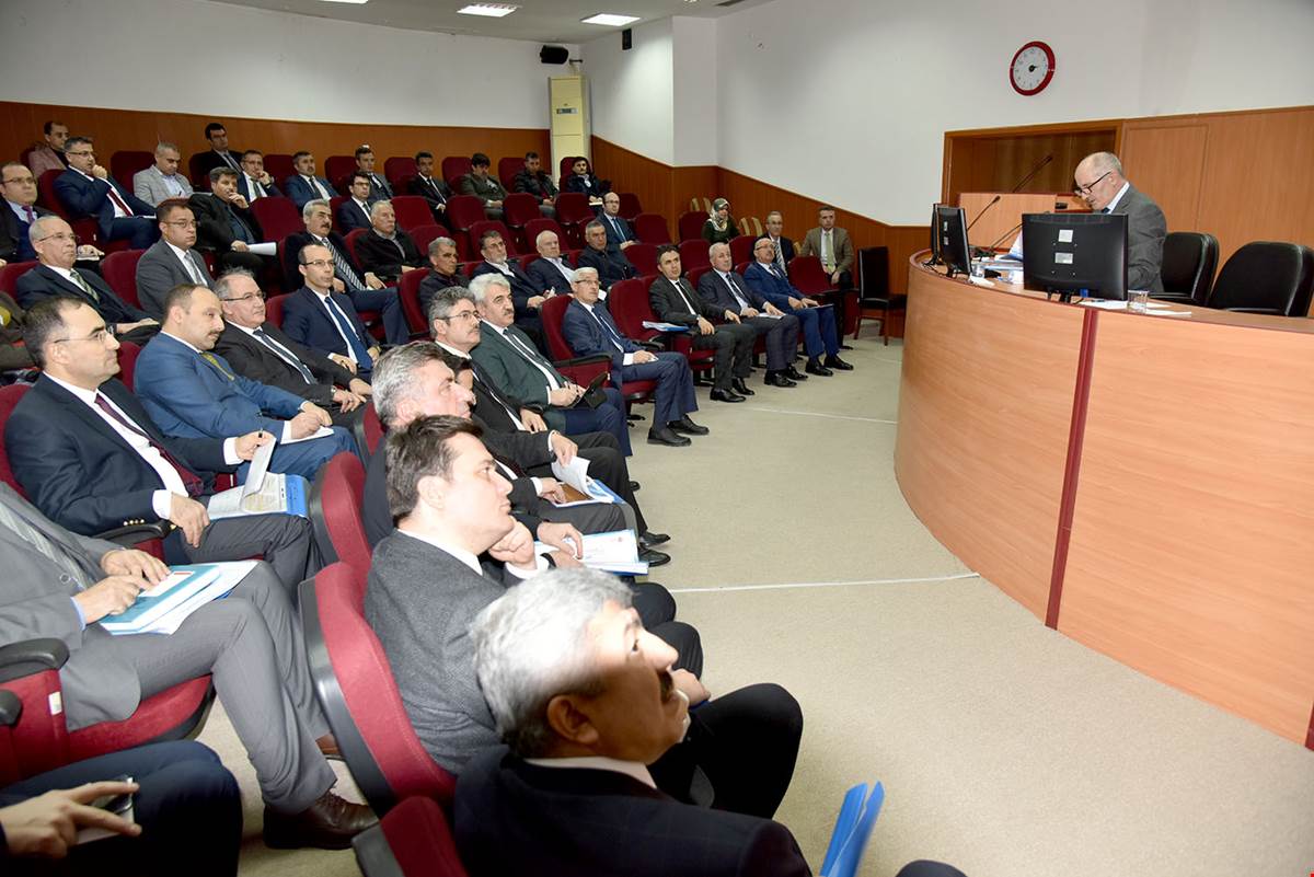 Vali Meral: 355 projenin 161 tanesi tamamlandı