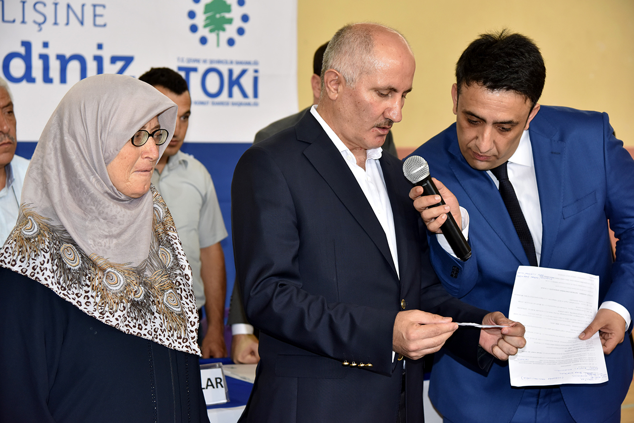 TOKİ evleri, kura ile sahiplerini buldu