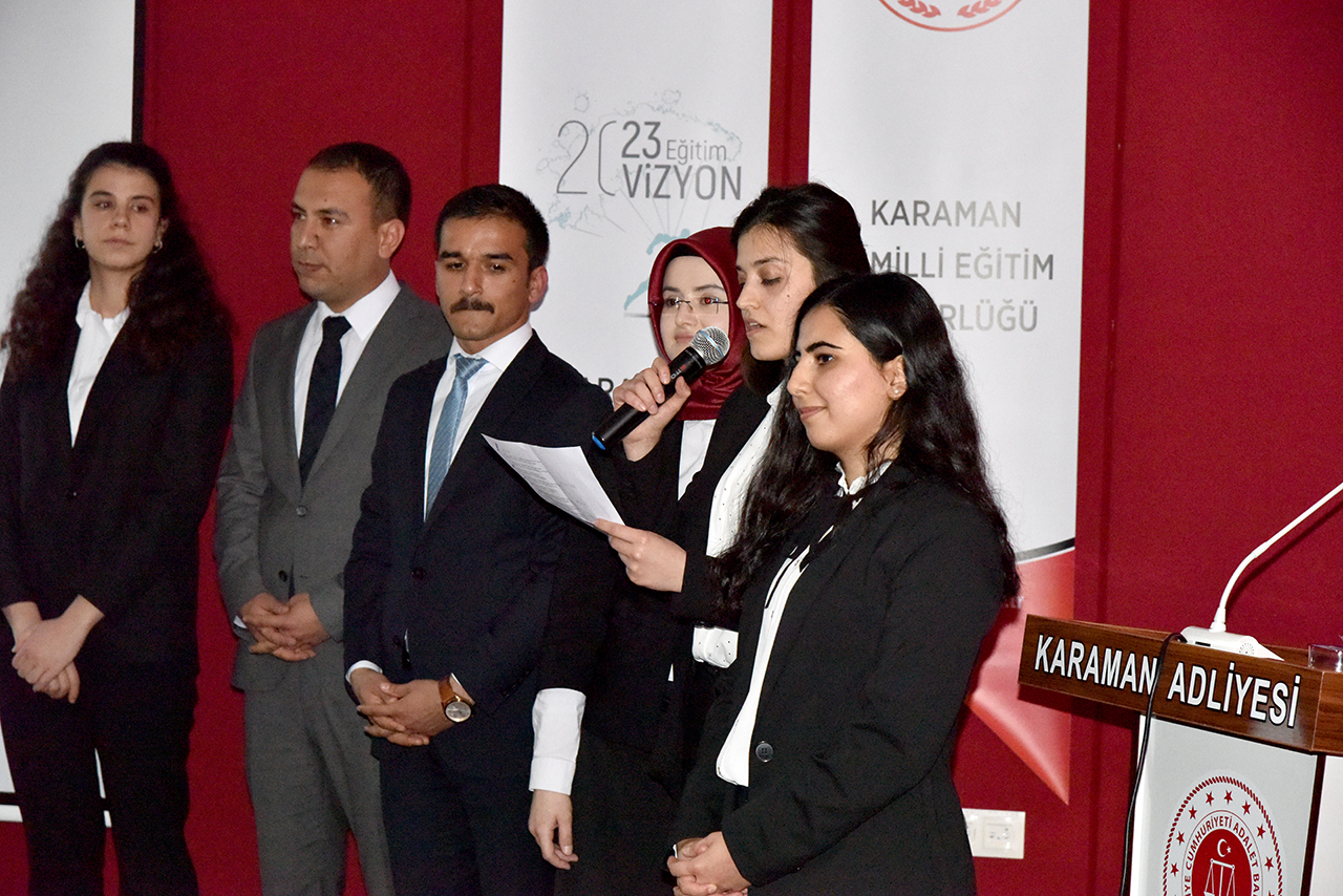 Hâkim ve savcı adayları ünlü şairlere ait sevilen şiirleri seslendirdiler