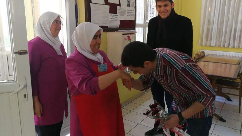 Öğrencilerden 8 Mart Dünya Kadınlar Günü Sürprizi