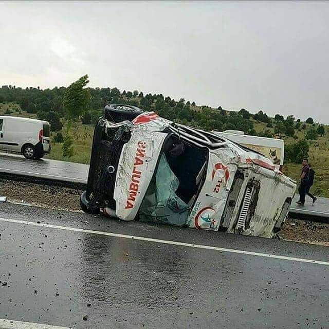 112 ekibi kaza yaptı