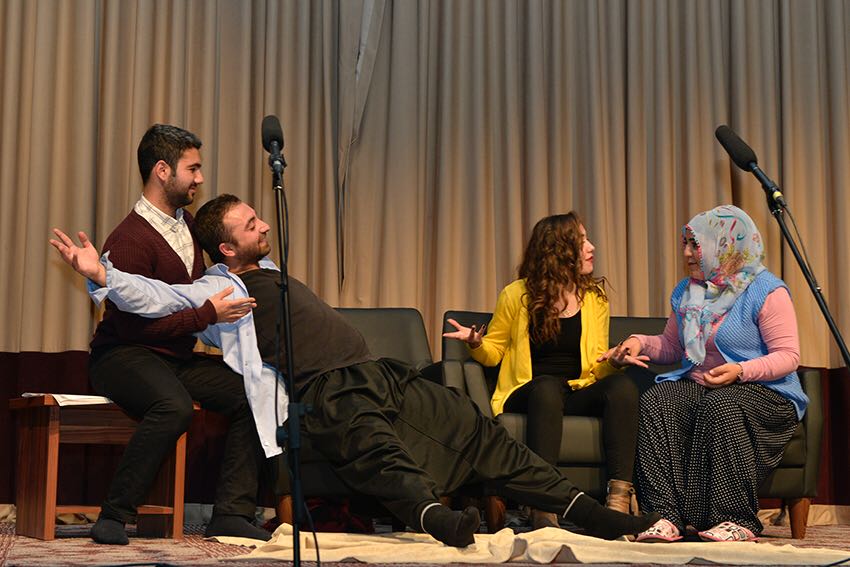 Karamanlı Sanatseverler Tiyatroya Doyacak