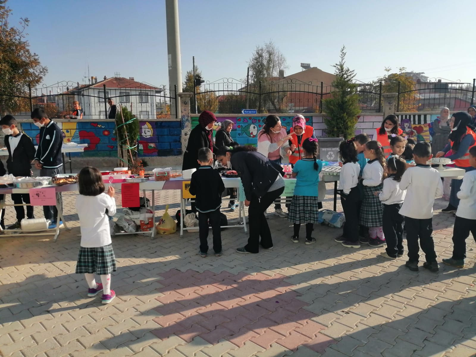 Lösemili Çocuklar Yararına Kermes Düzenledi