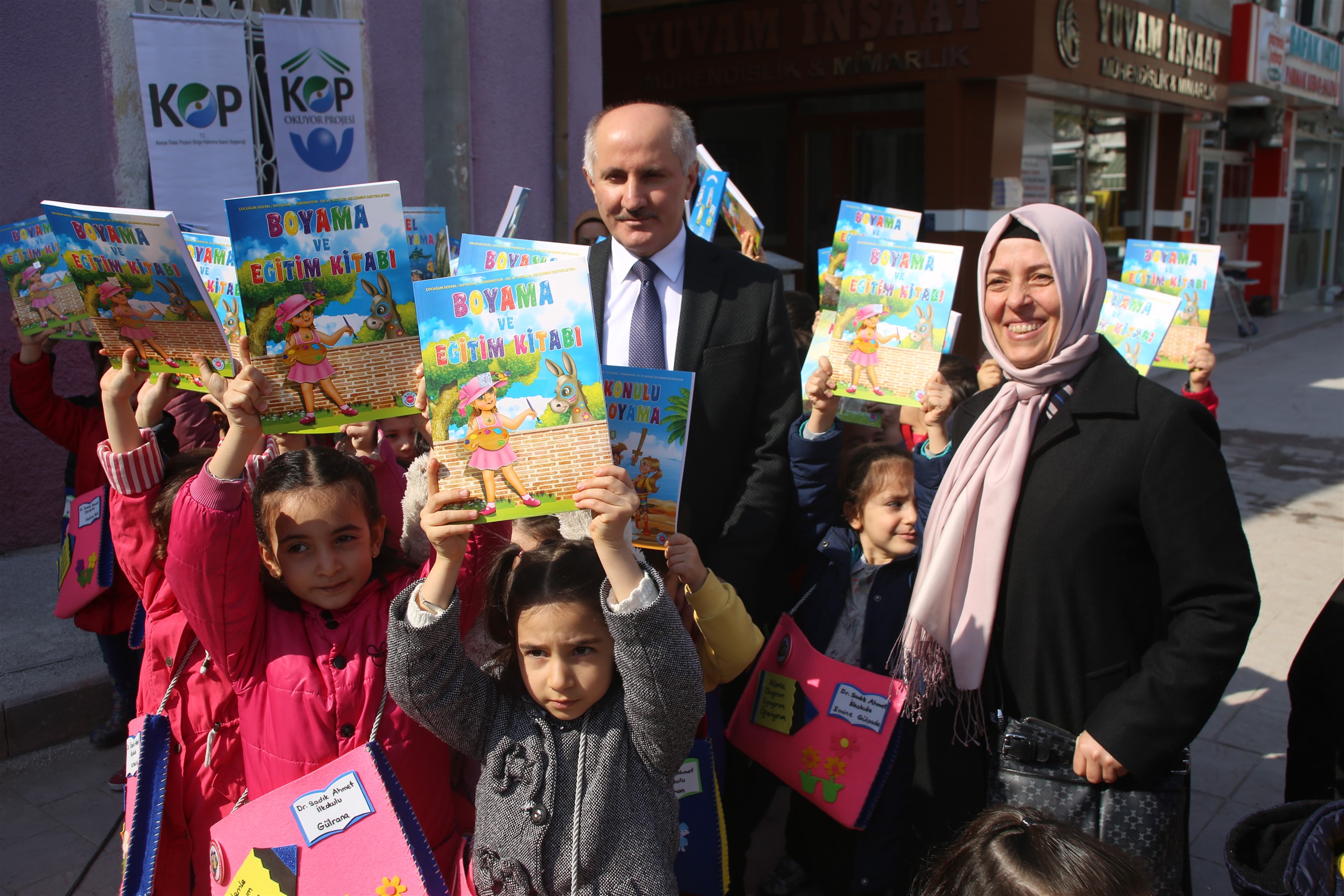 EN ÇOK KİTAP OKUYAN MİNİKLER ÖDÜLLENDİRİLDİ