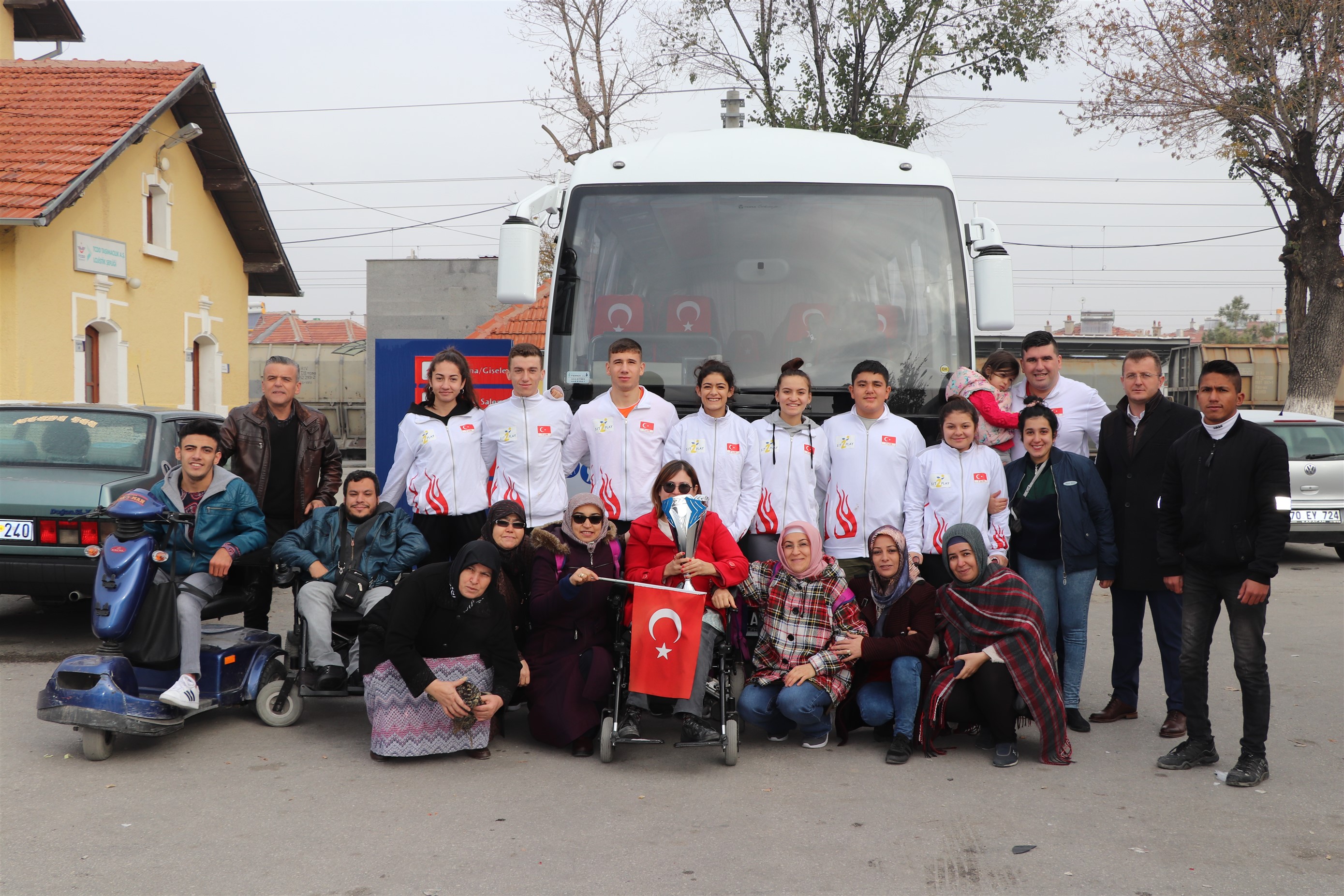 AVRUPA ŞAMPİYONU TAKIMA KARAMAN'DA COŞKULU KARŞILAMA