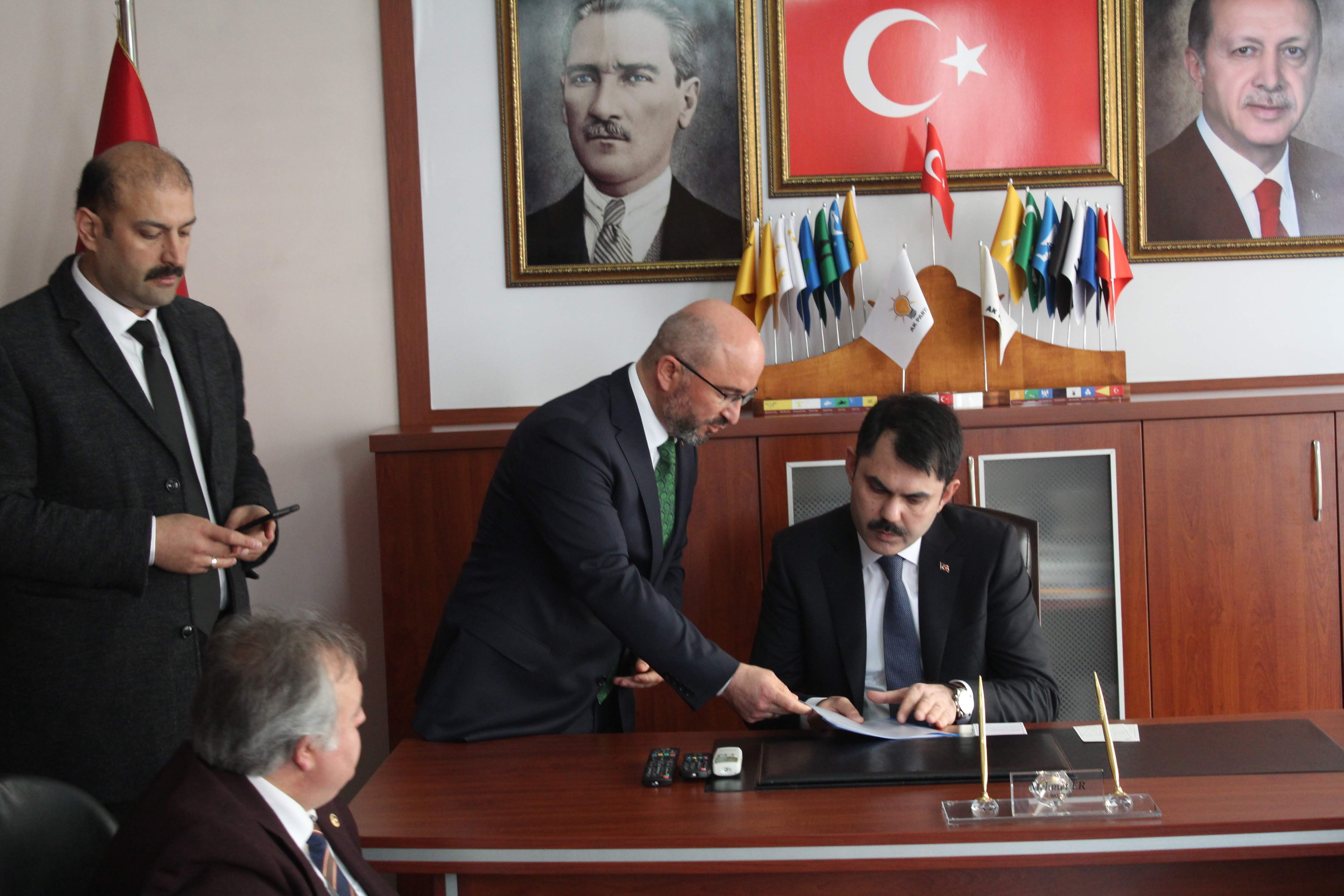 BAŞKAN ADAYI ŞAHİN, BAKAN KURUM'A PROJELERİNİ SUNDU