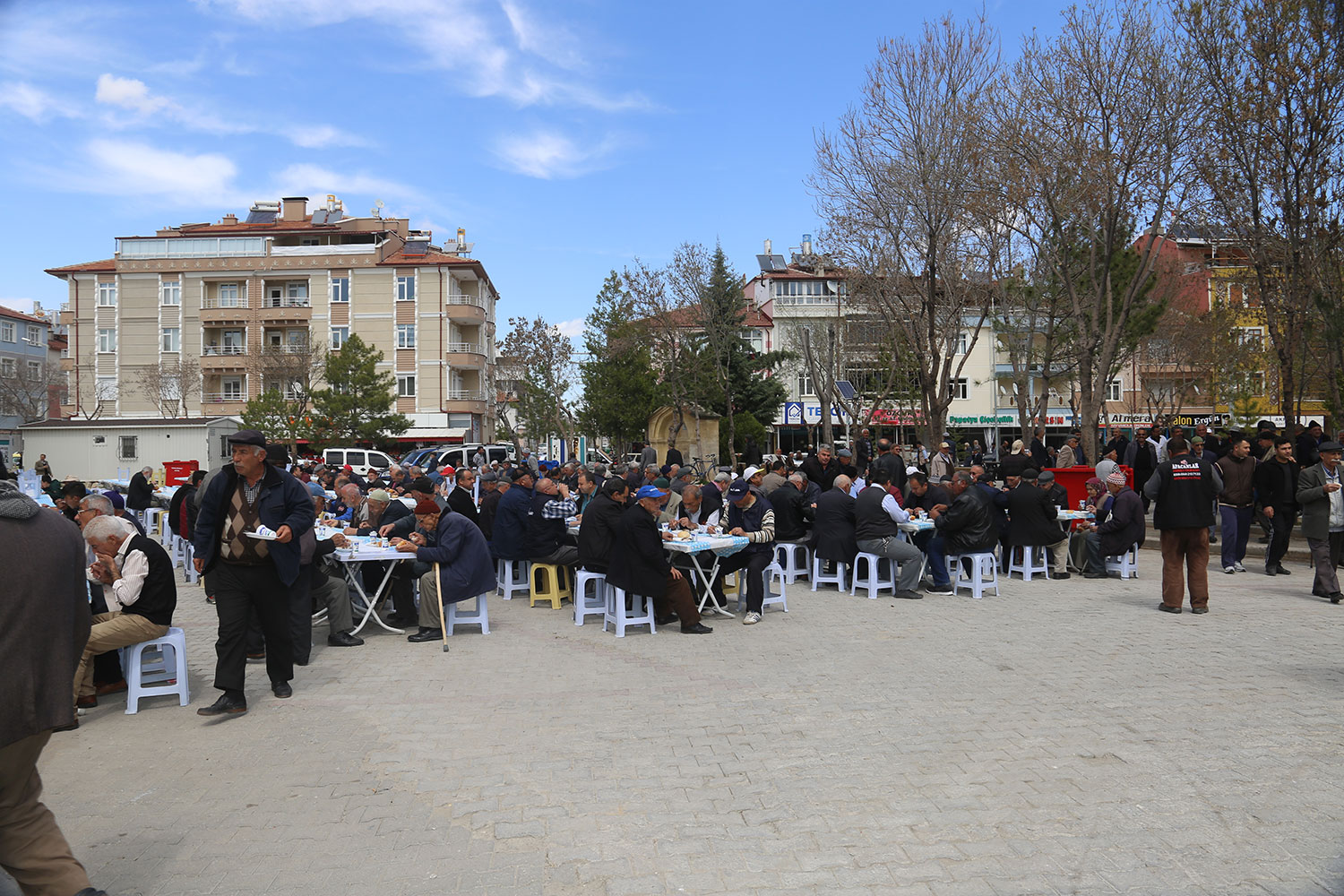 BAŞKAN KALAYCI ADAĞINI YERİNE GETİRDİ YEMEK VERDİ