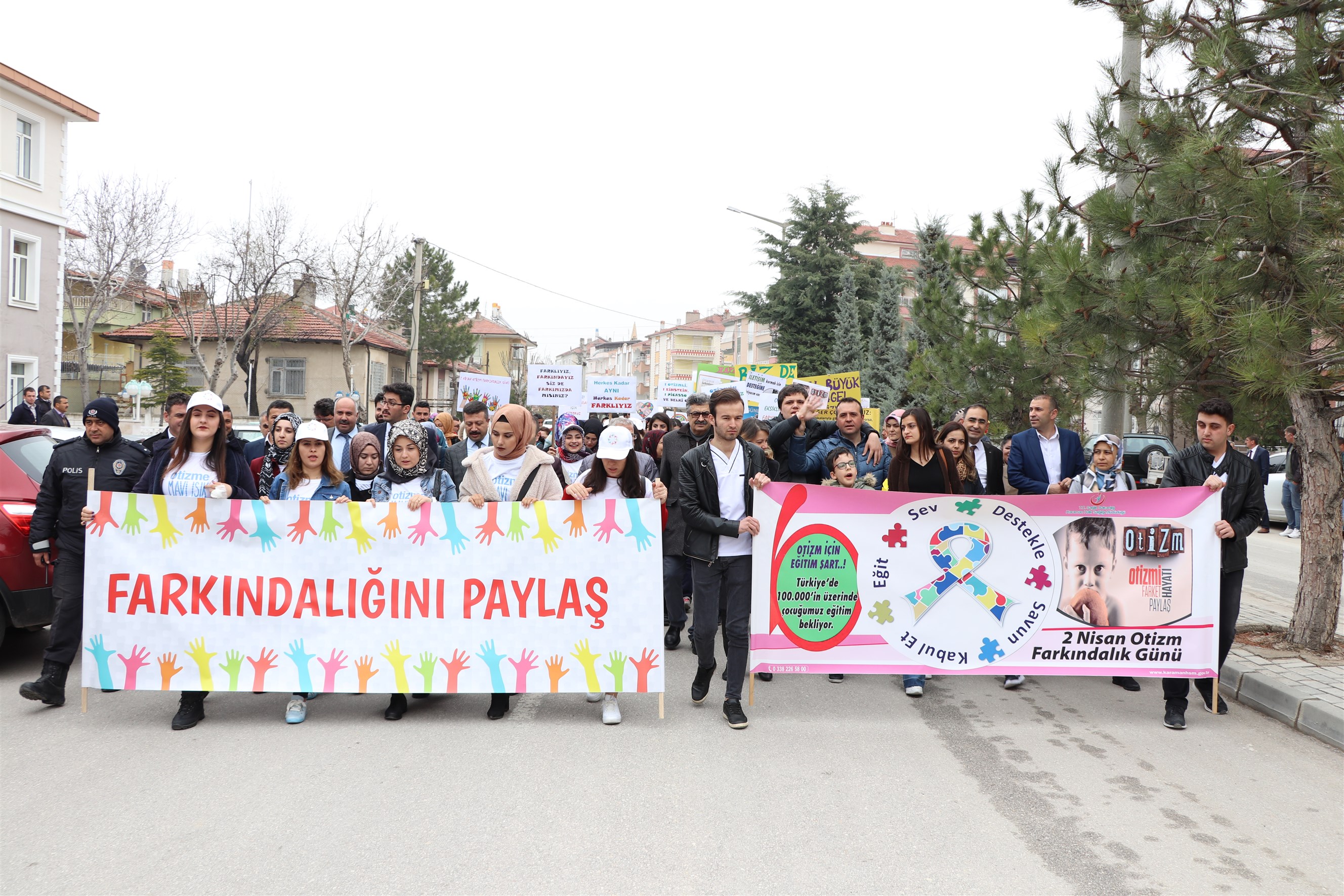 Dünya Otizm Farkındalık Günü yürüyüşü yapıldı