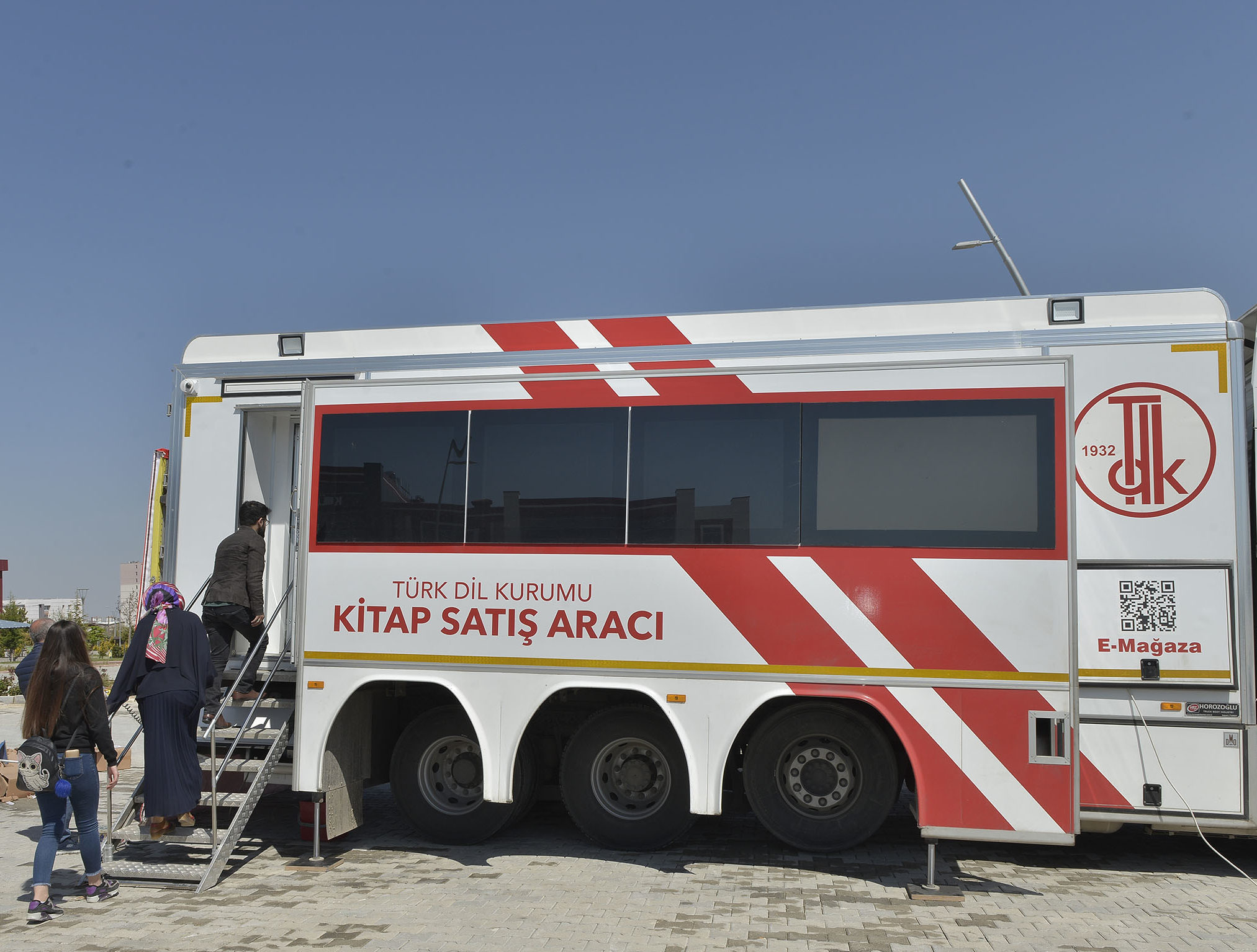 Türk Dil Kurumu kitapları KMÜ'de