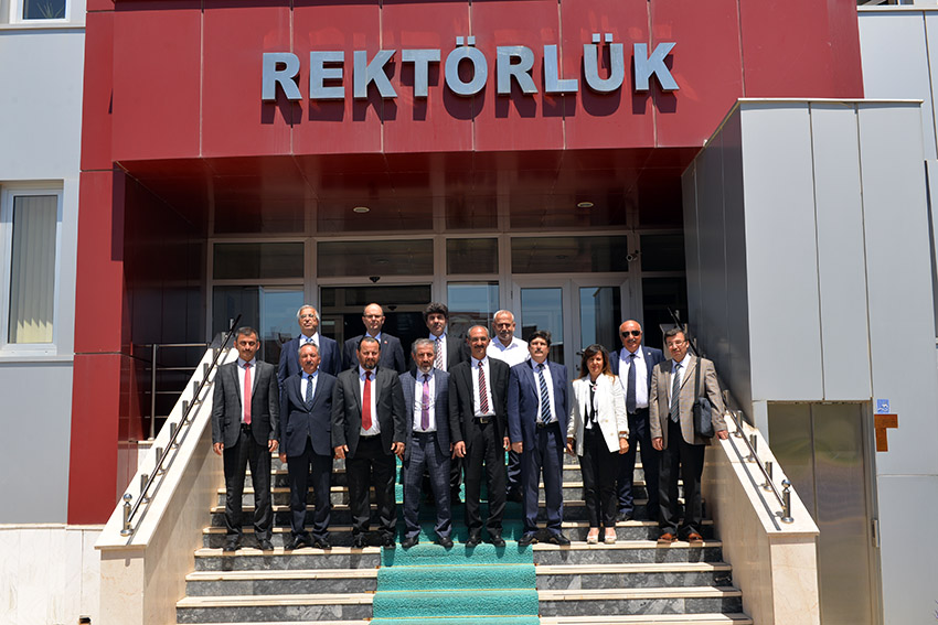 KMÜ 12 üniversite rektörünü konuk etti