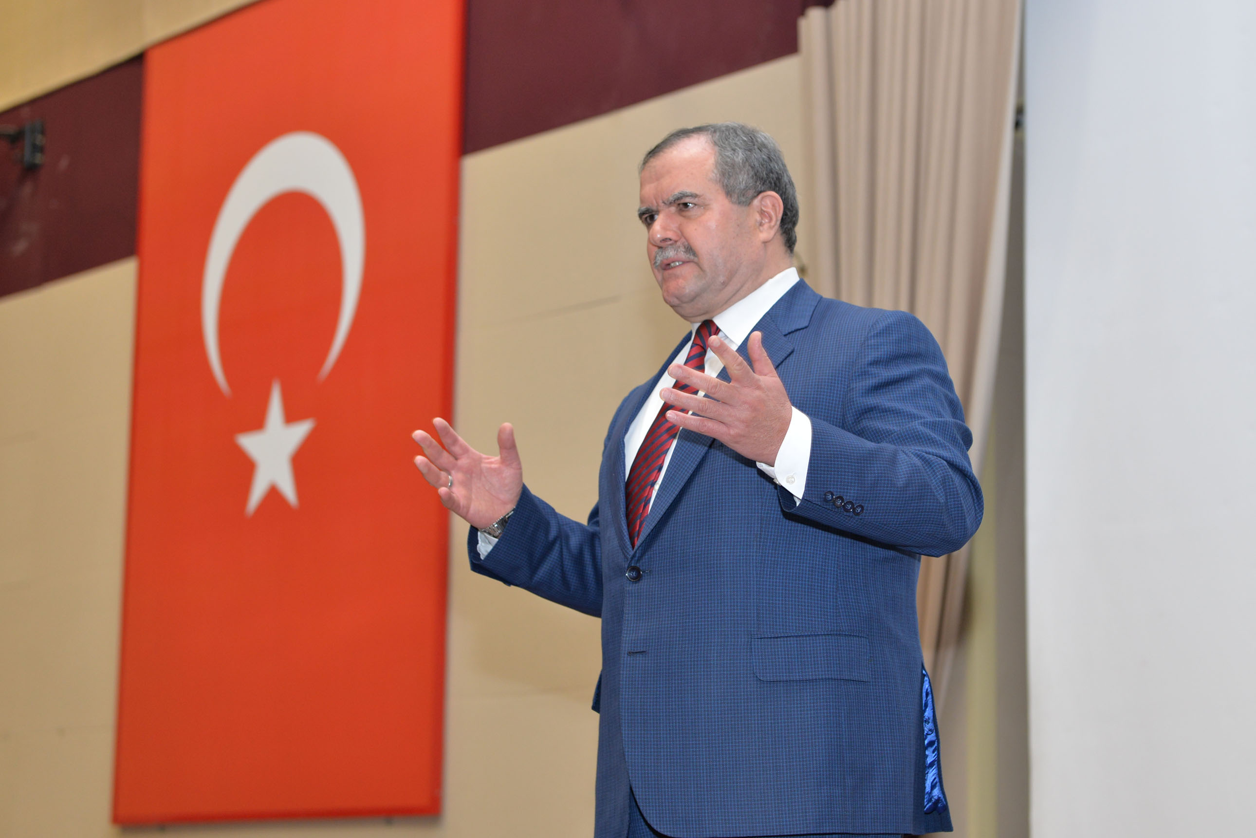 Ali Akmaz: Toplumun Kuva-i Milliye Ruhuna İhtiyacı Var