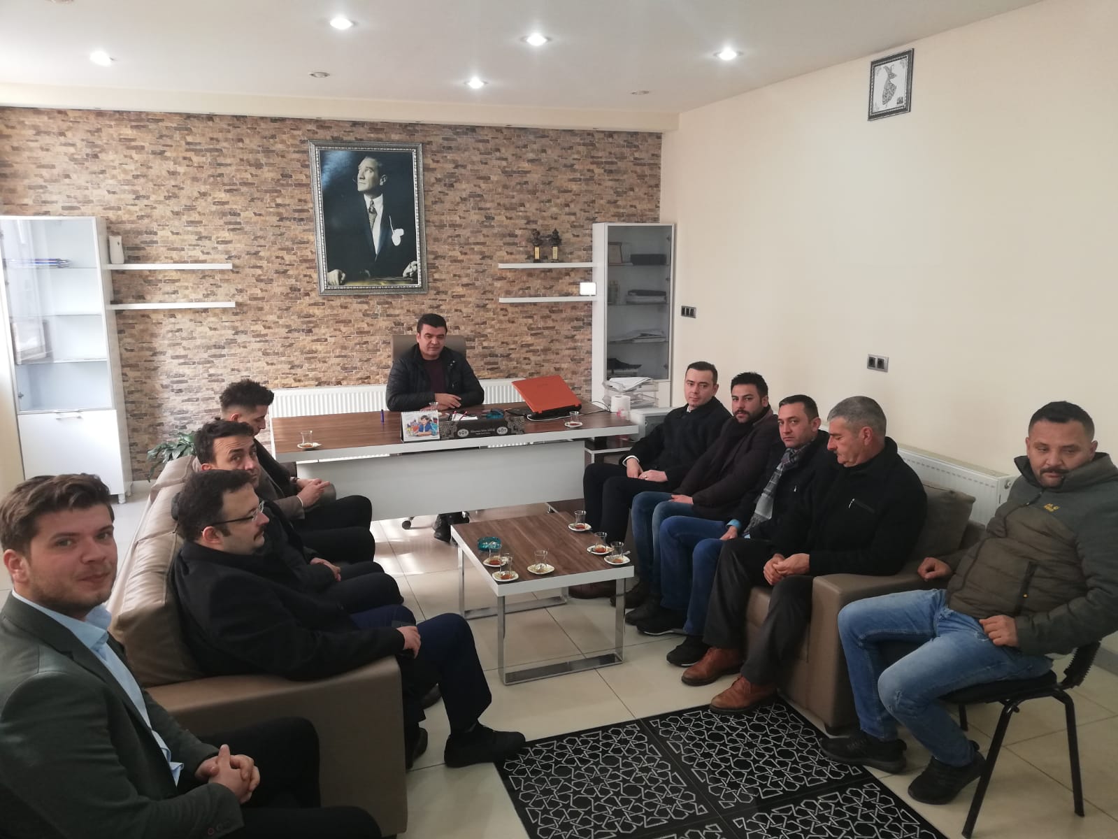 iYİ PARTİ, SÜT ÜRETİCİLERİNİN SORUNLARINI DİNLEDİ
