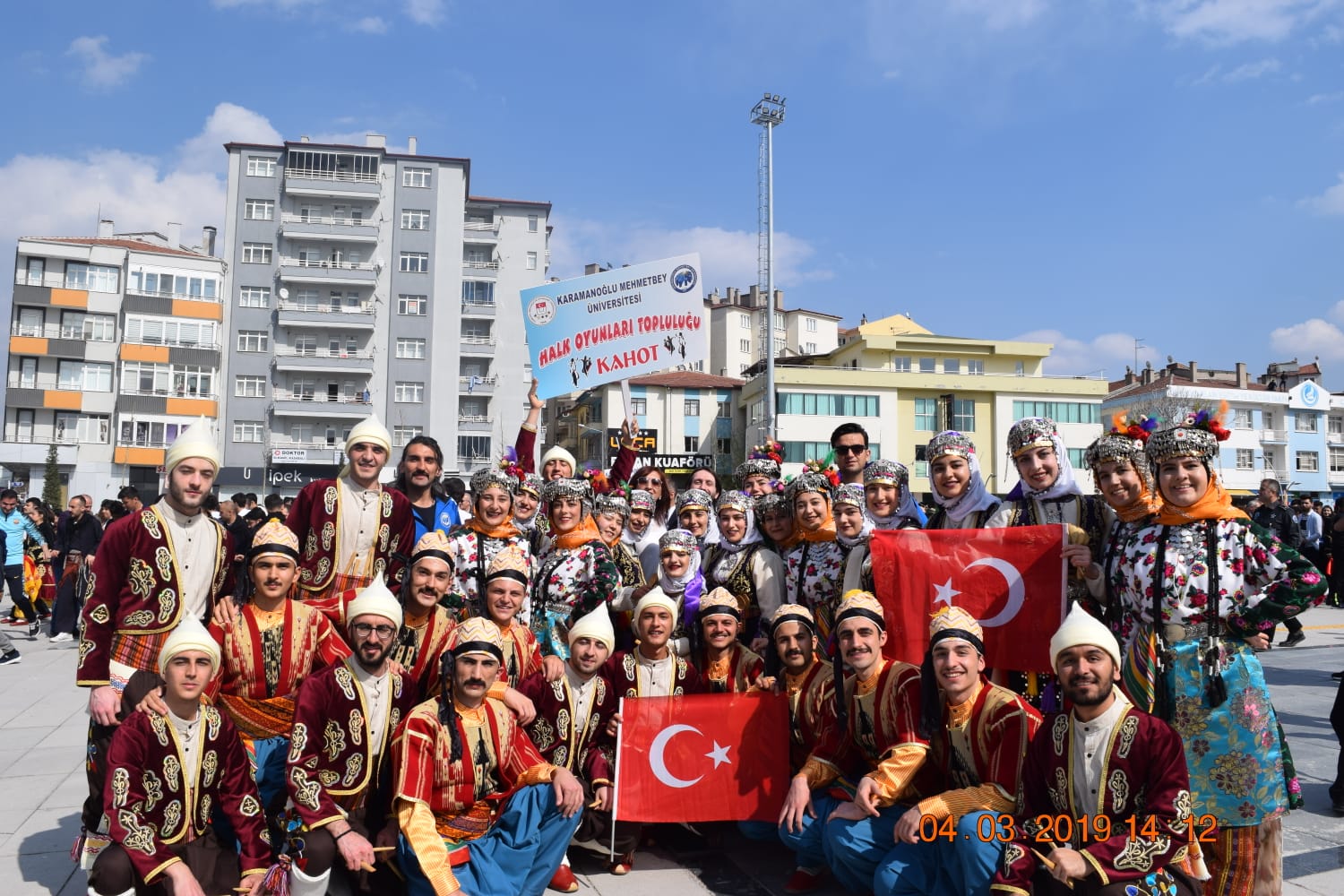 KMÜ HALK OYUNLARI EKİBİ ÜÇ KUPA İLE DÖNDÜ
