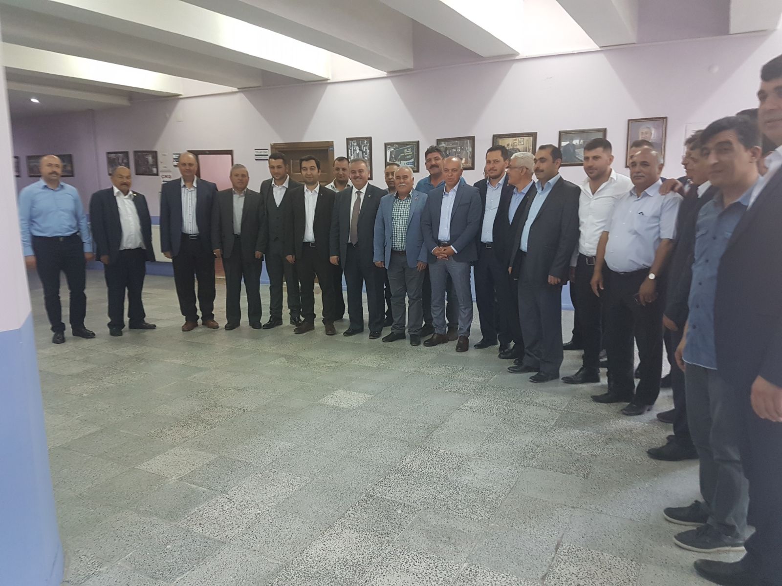 AK Parti'den Odalara Ziyaret Trafiği