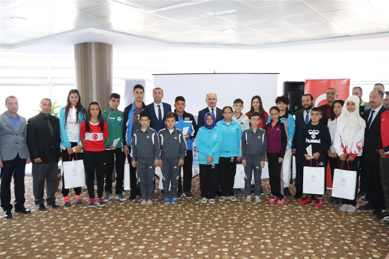 SPORDA YILIN EN'LERİ ÖDÜLLERİ SAHİPLERİNİ BULDU
