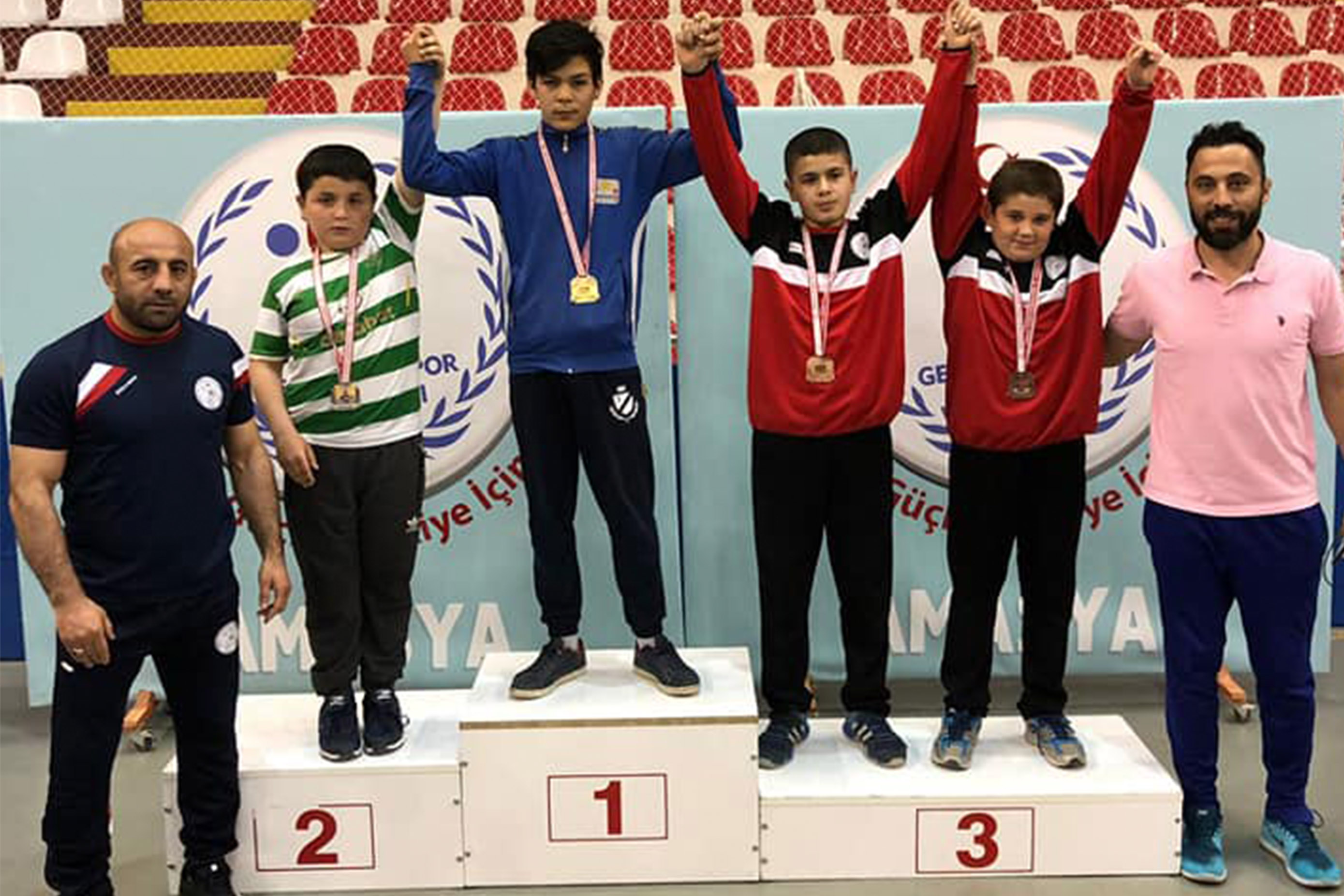 Abdullahi Karaman'a Altın Madalya İle Döndü