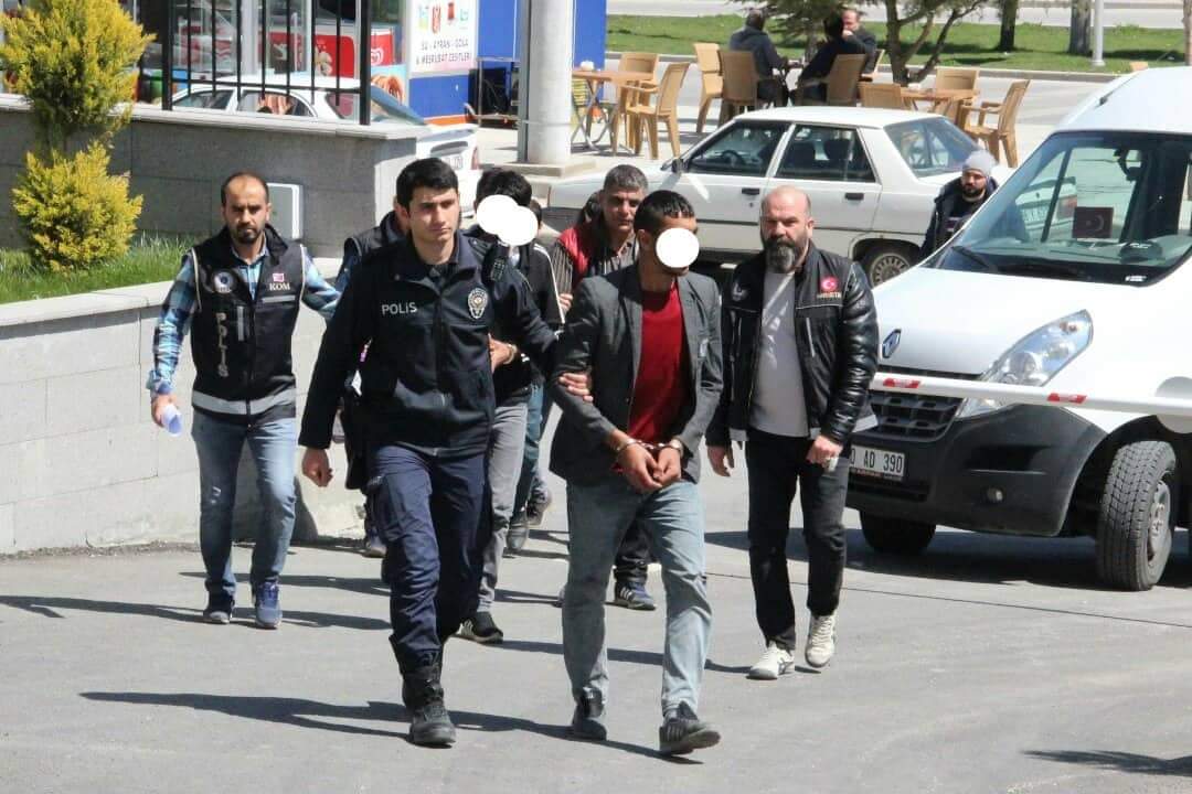 Karaman'da uyuşturucu operasyonuna: 5 Tutuklama