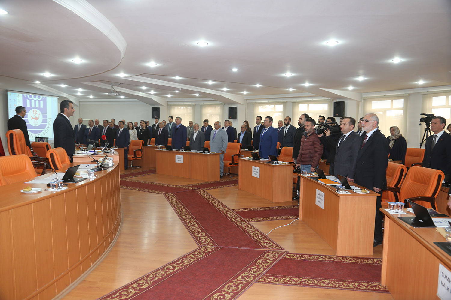 BELEDİYE MECLİSİNDE MHP-CHP İTTİFAKI