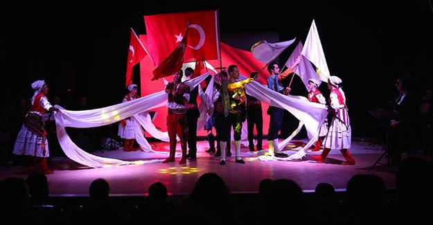 TÜRKÇE AŞKI VATAN AŞKI ÖZEL SAHNE GÖSTERİSİ BU AKŞAM