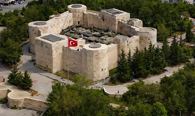 Ardından Konuşmak Değil, İbret Almak