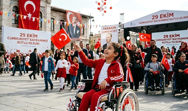 Cumhuriyet Engel Tanımaz: Aynı Göğün Altında, Aynı Renkte